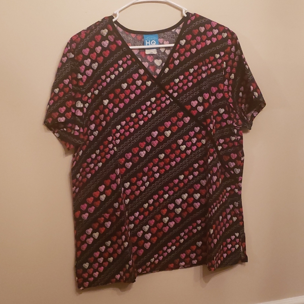 XL black & pink hearts 💕 scrub top!